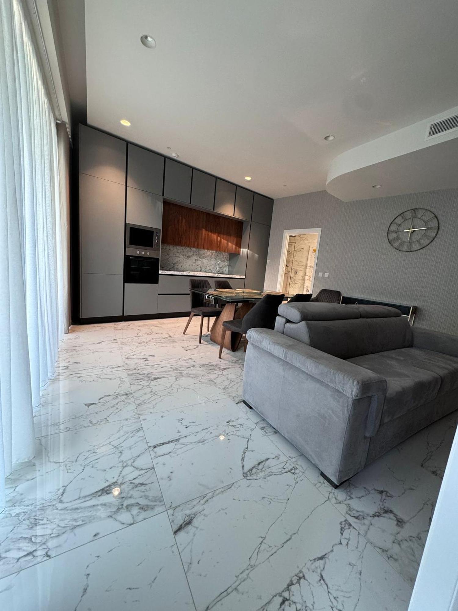 Mercury Tower 706 Apartment *
